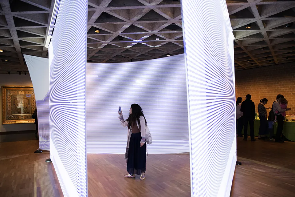 Lumia in the Contemporary Light, production photograph 11