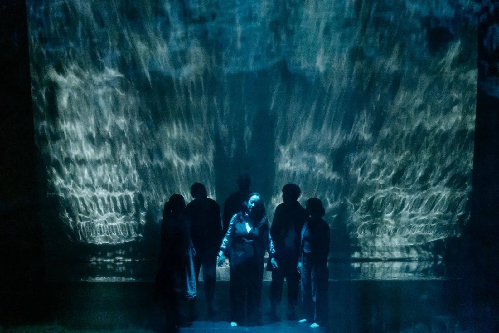 Song from the Uproar, production photograph 7