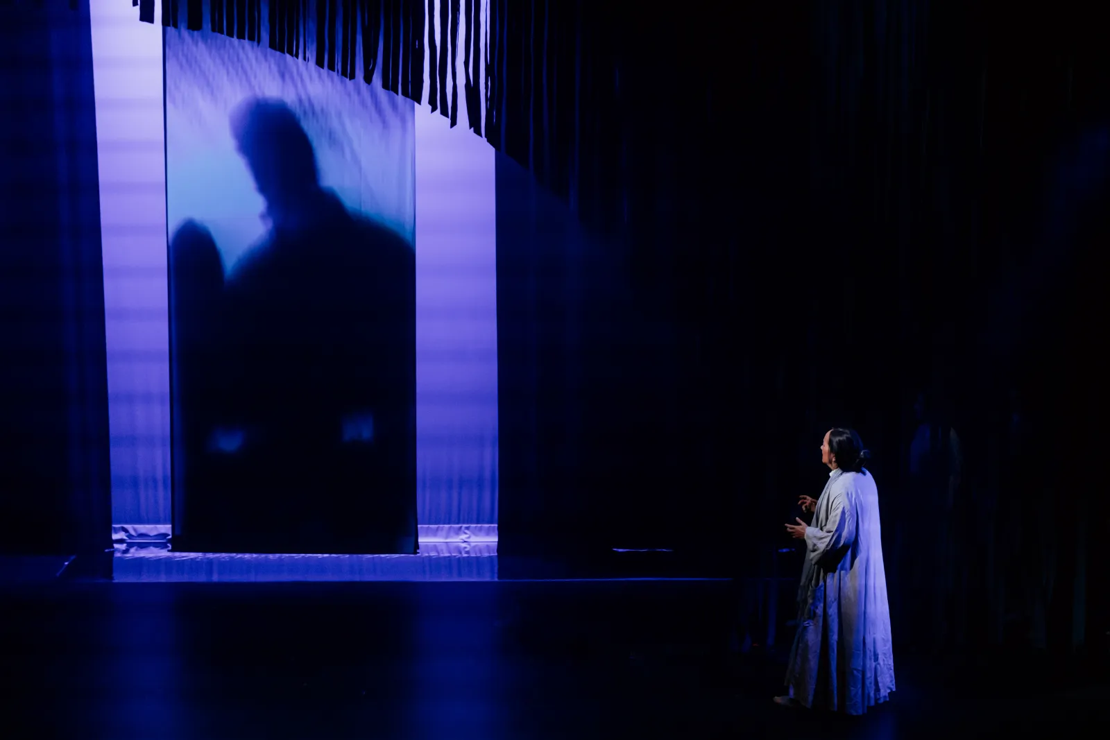 Song from the Uproar, production photograph 9