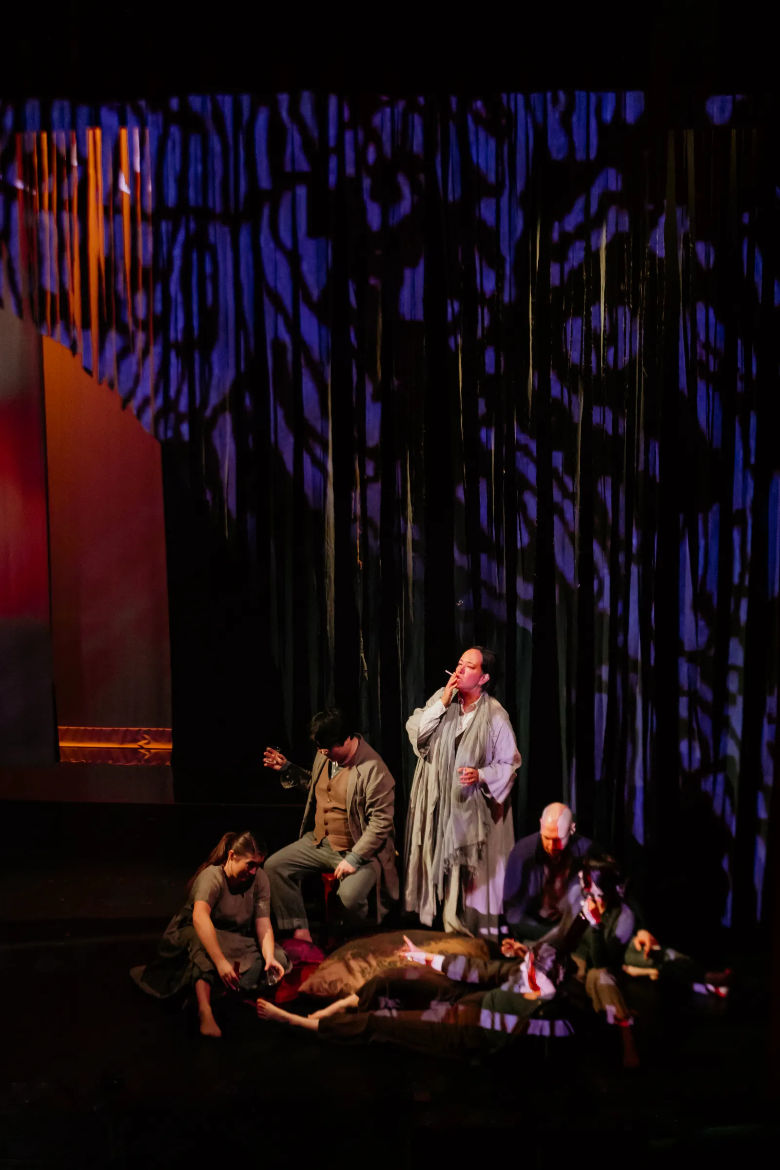 Song from the Uproar, production photograph 11