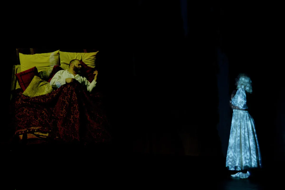 Try Me, Good King, production photograph 1